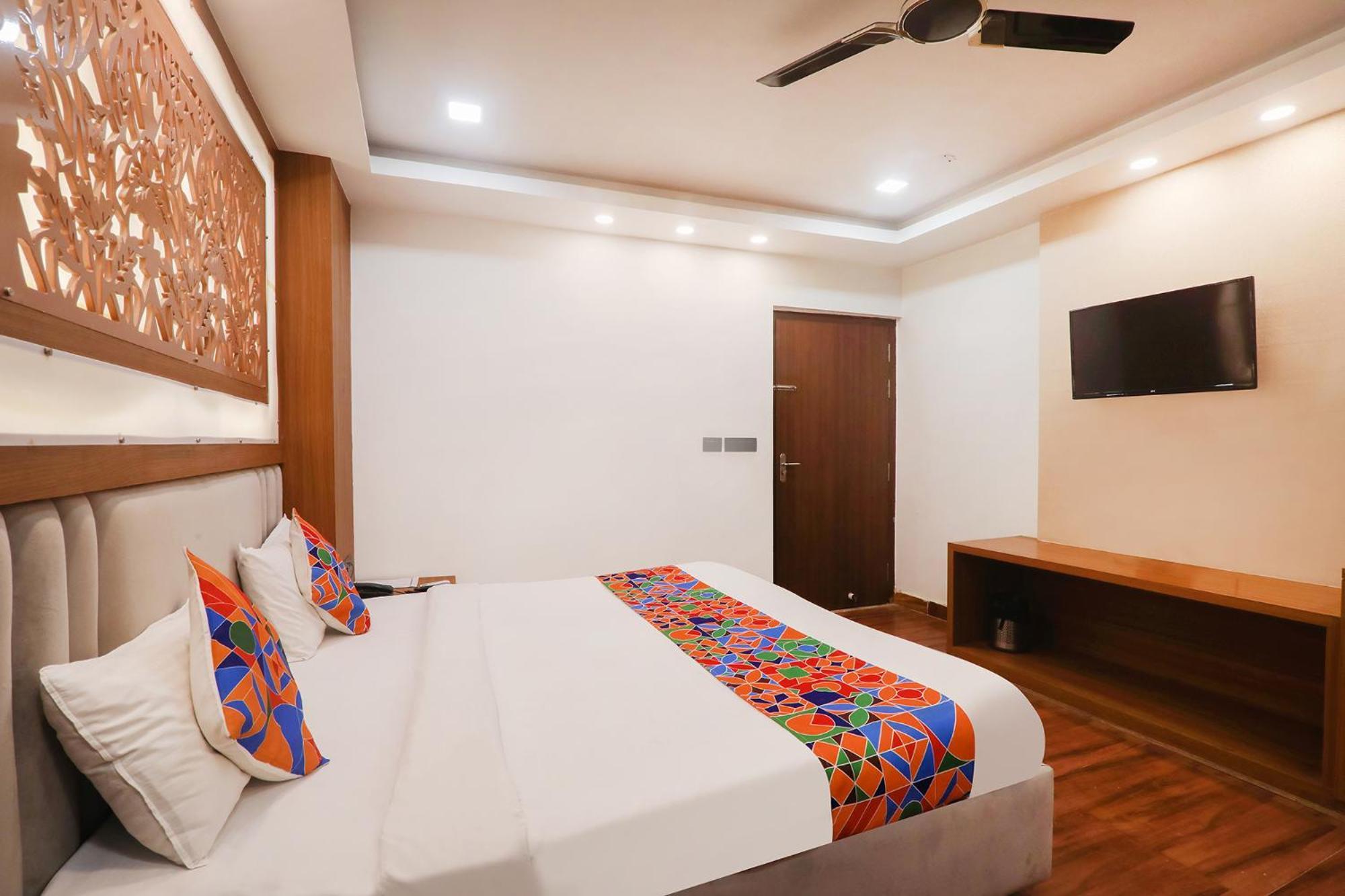 Fabhotel Shaurya 3*