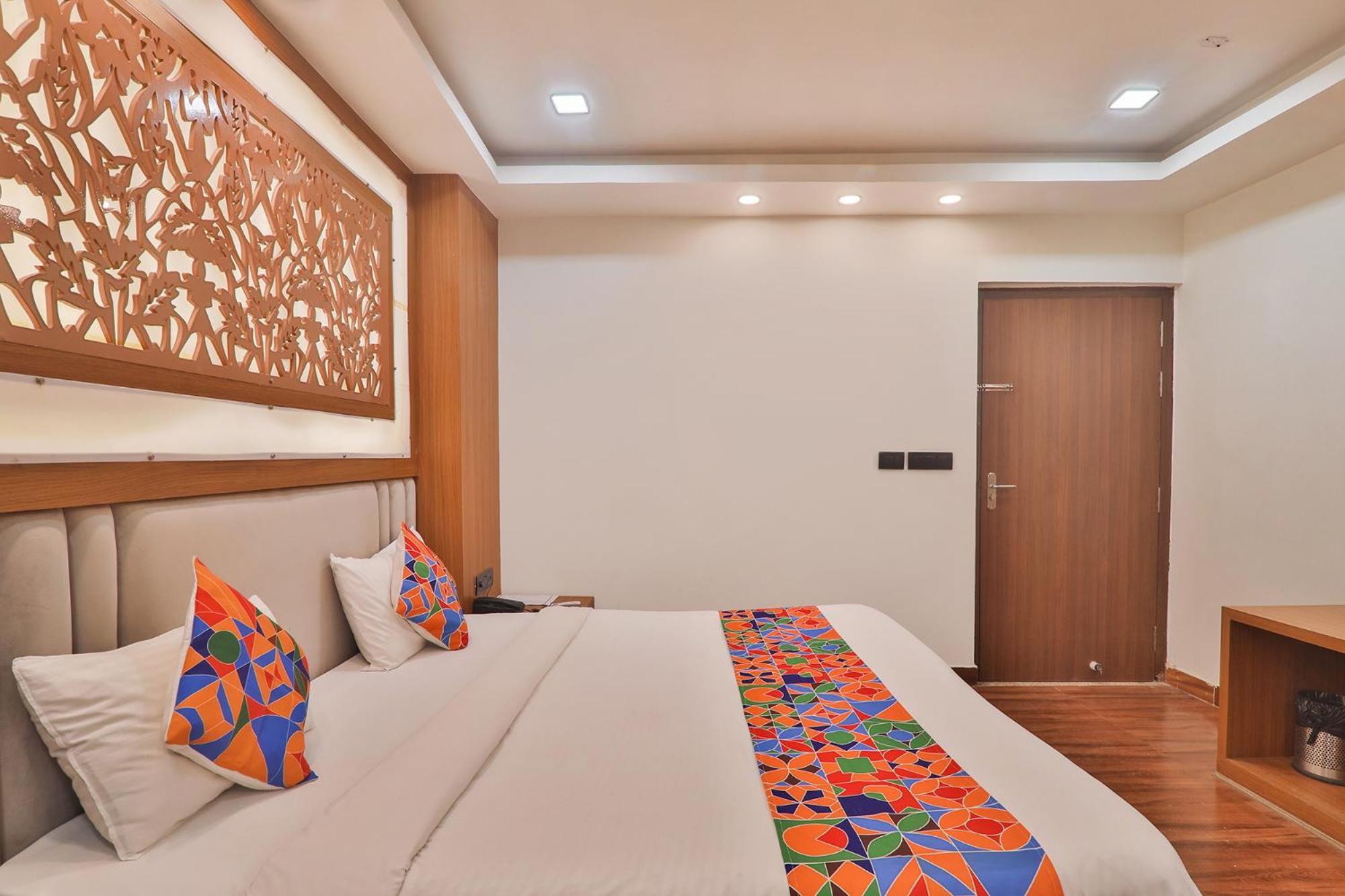 Fabhotel Shaurya 3*