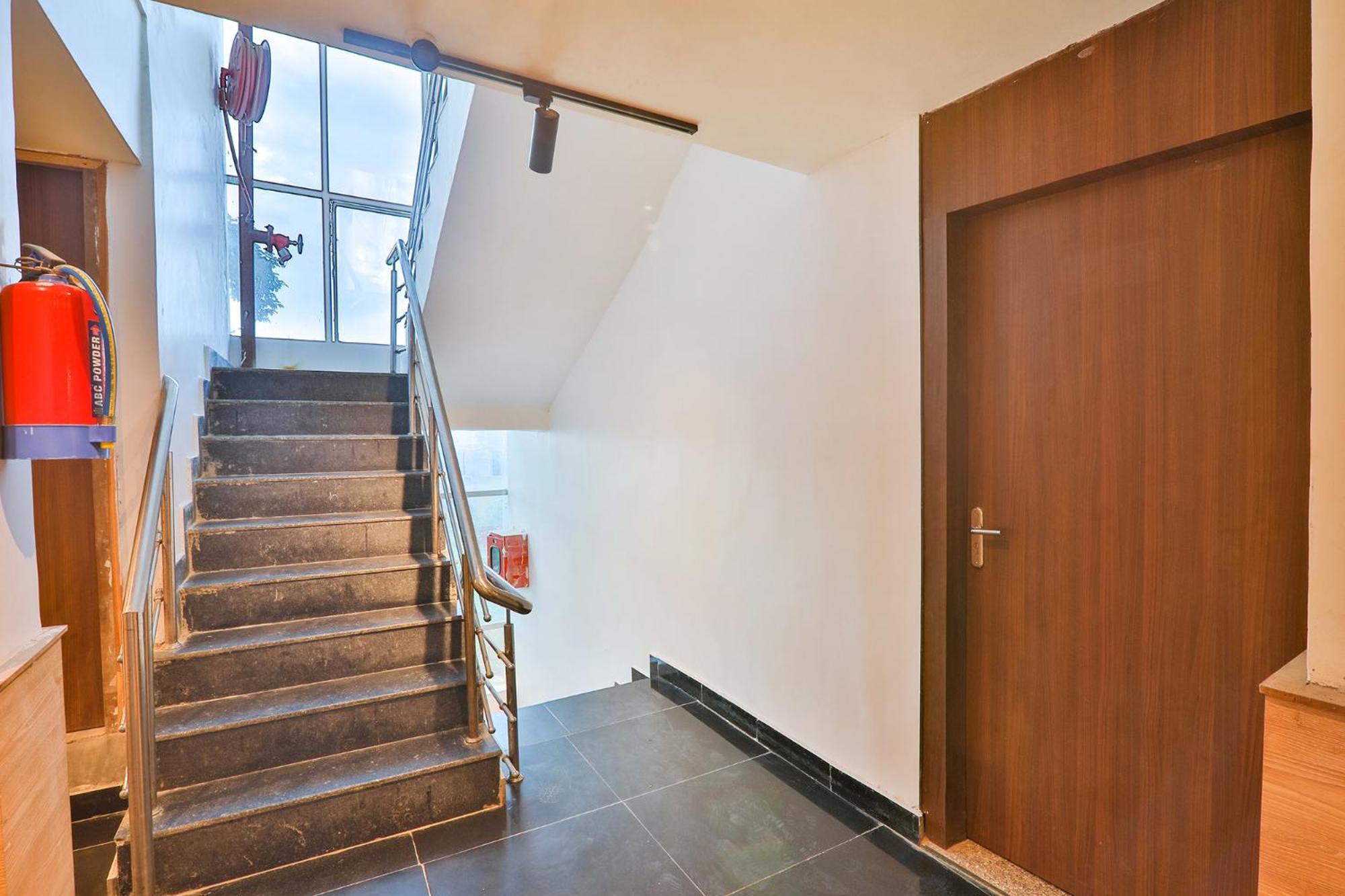 Hotel Fabhotel Shaurya 3*