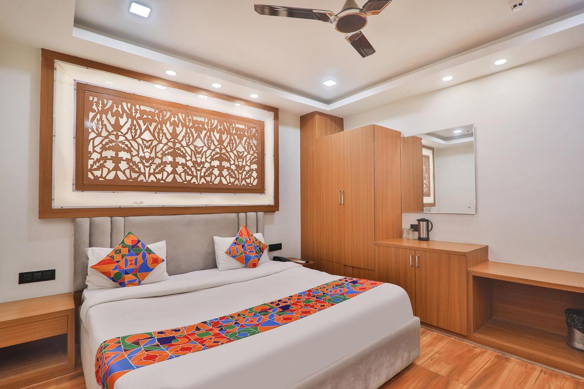 Fabhotel Shaurya 3*